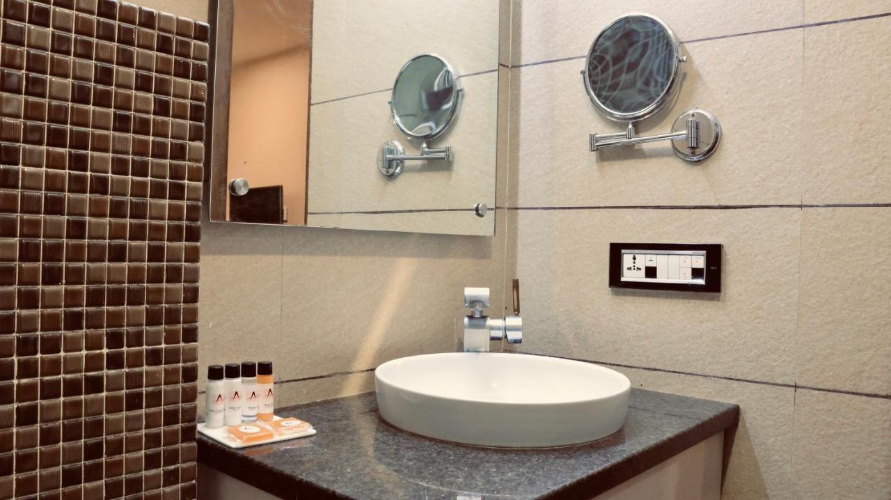 Abode By Aliste Hotels- 2 Minutes Walking To Golden Temple, אמריצר מראה חיצוני תמונה
