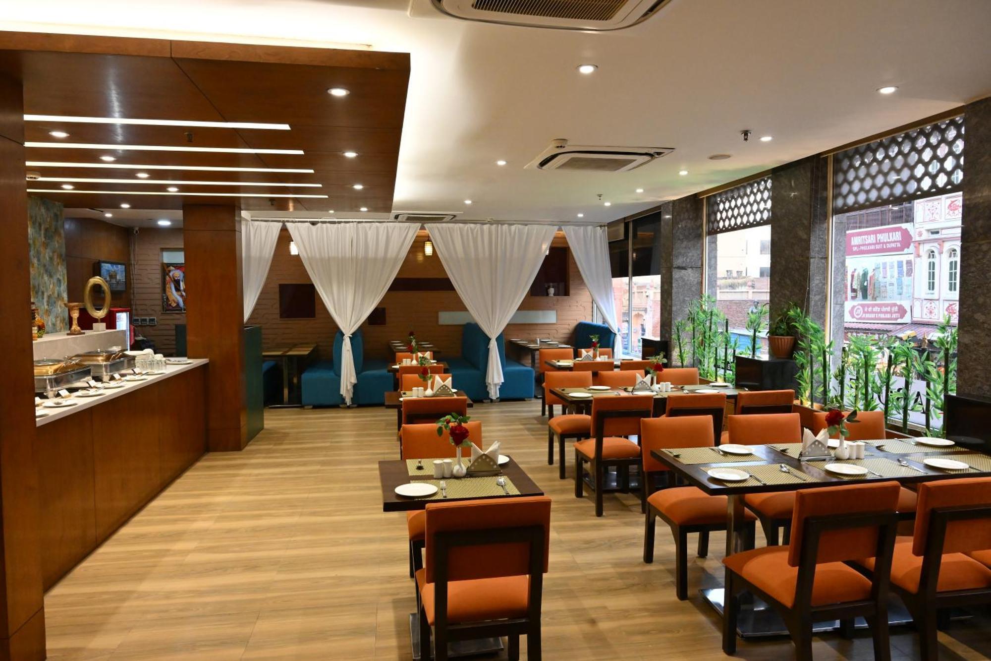Abode By Aliste Hotels- 2 Minutes Walking To Golden Temple, אמריצר מראה חיצוני תמונה
