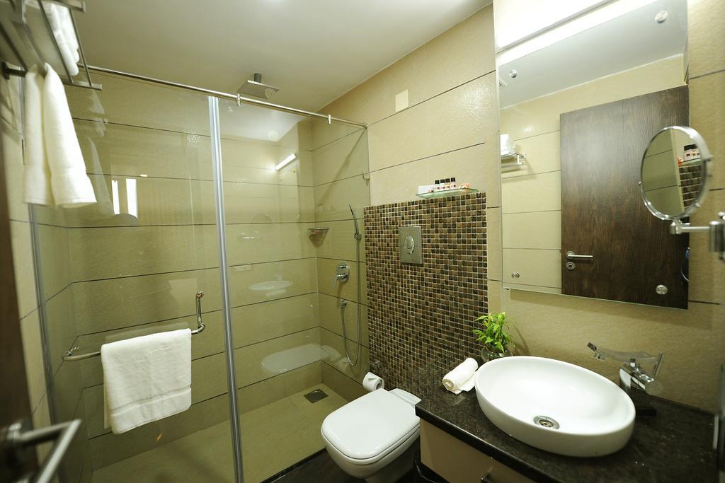 Abode By Aliste Hotels- 2 Minutes Walking To Golden Temple, אמריצר מראה חיצוני תמונה