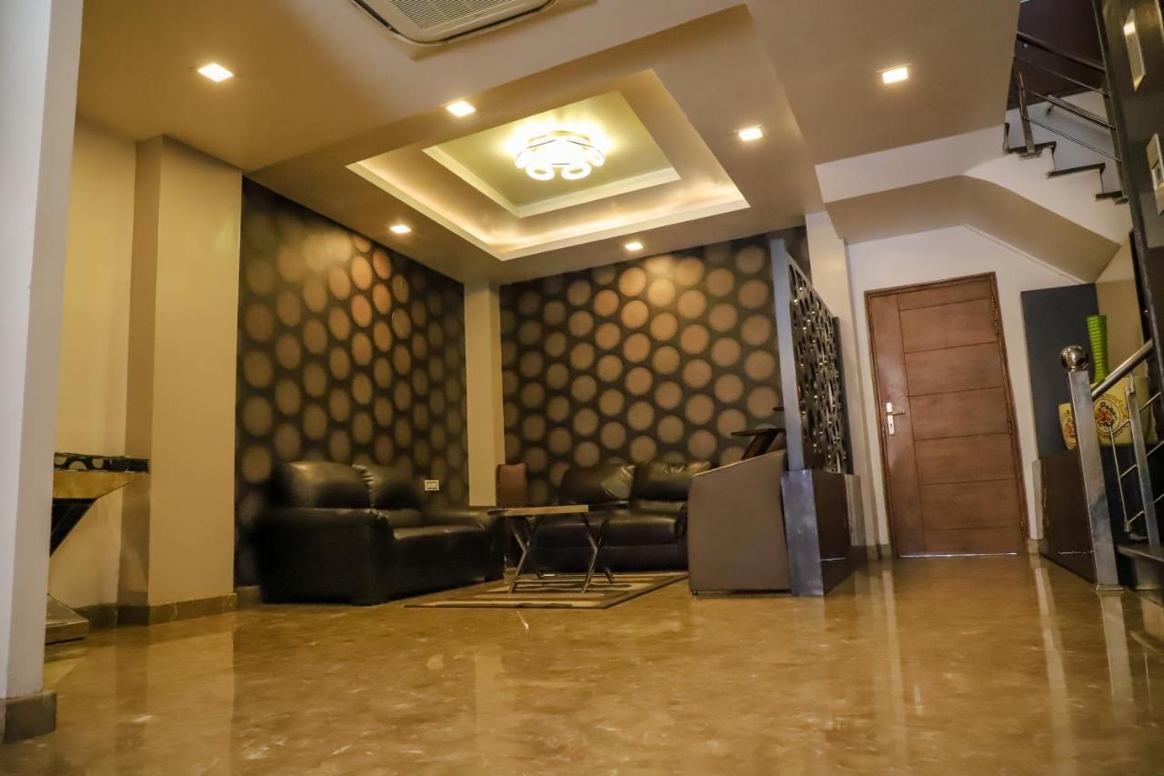 Abode By Aliste Hotels- 2 Minutes Walking To Golden Temple, אמריצר מראה חיצוני תמונה