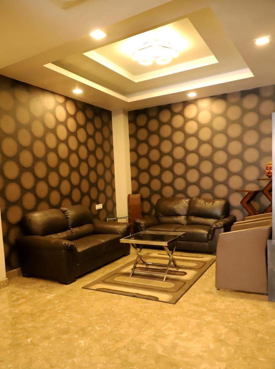 Abode By Aliste Hotels- 2 Minutes Walking To Golden Temple, אמריצר מראה חיצוני תמונה